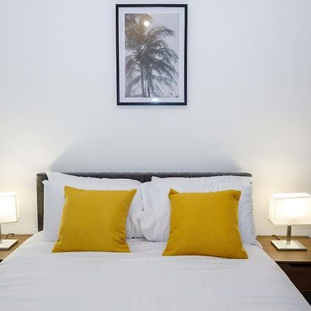 Contemporary 1 Bed Apartment Central Bolton Kültér fotó