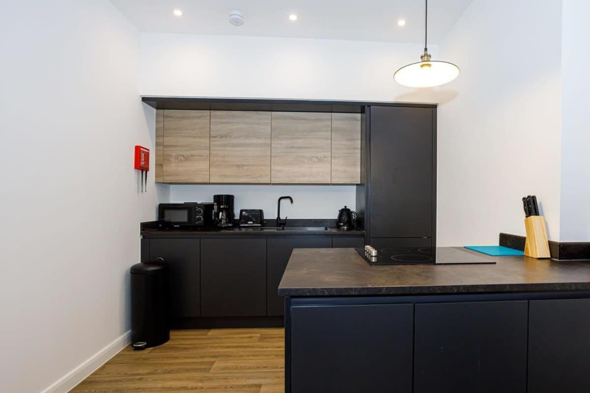 Contemporary 1 Bed Apartment Central Bolton Kültér fotó