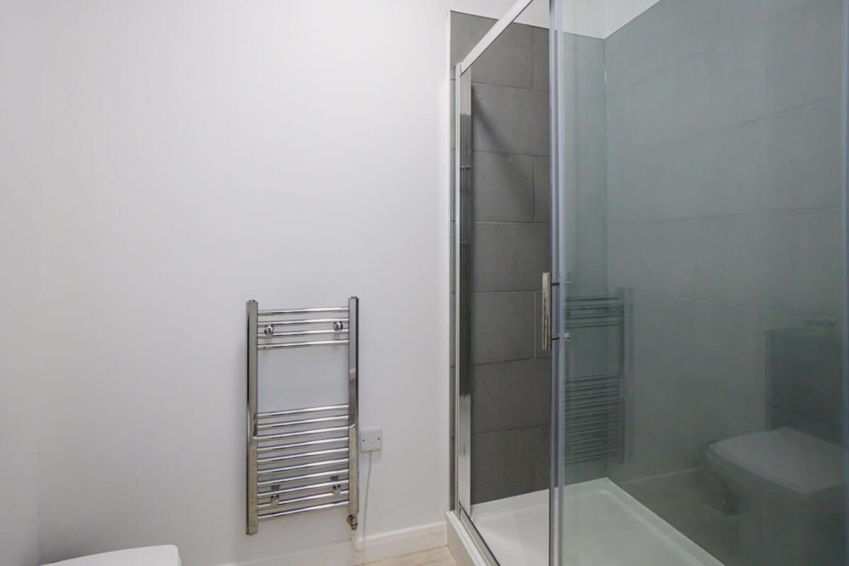 Contemporary 1 Bed Apartment Central Bolton Kültér fotó