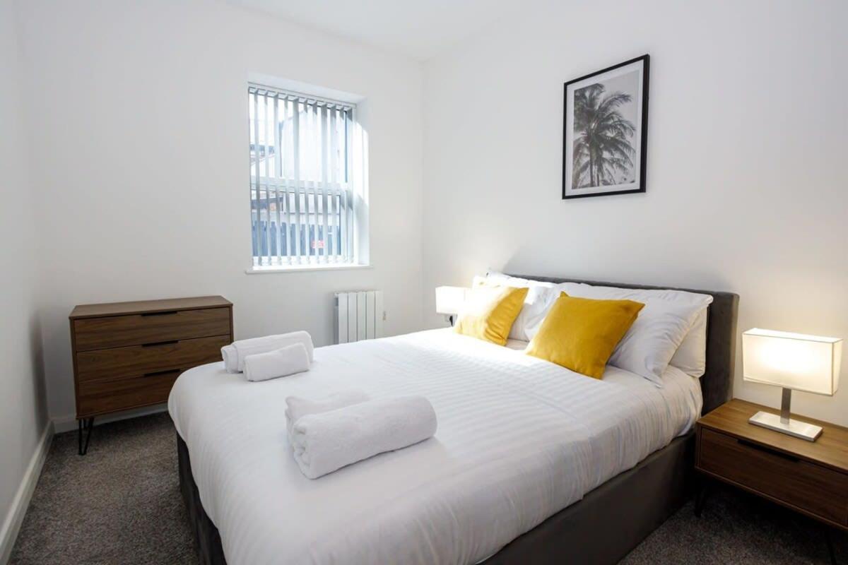 Contemporary 1 Bed Apartment Central Bolton Kültér fotó